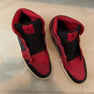 Jordan 1s BLACK/ RED